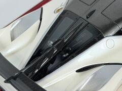 KUTUSUZ - 1/18 BBR Ferrari FXX-Evo Presentation #70 LTD
