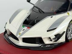 KUTUSUZ - 1/18 BBR Ferrari FXX-Evo Presentation #70 LTD