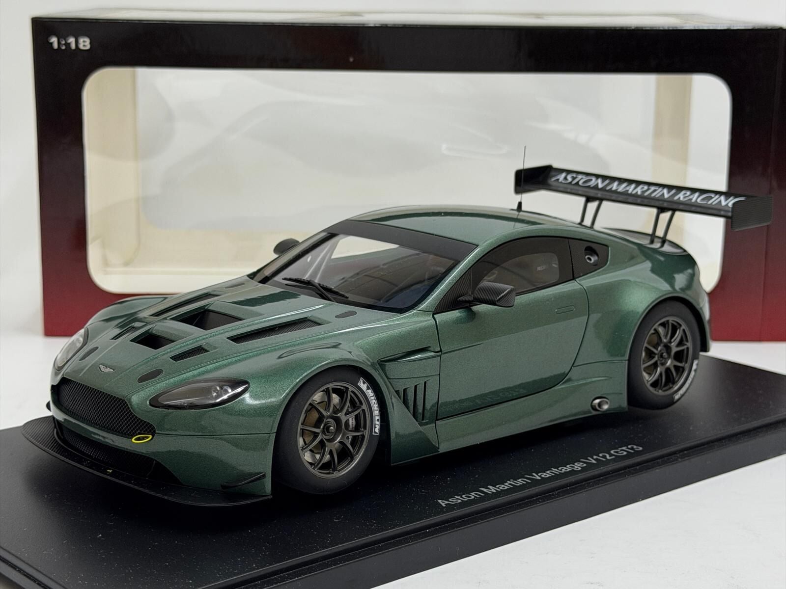 1/18 AUTOart Aston Martin Vantage V12 GT3 2013 - 81306