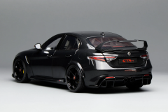 Ön Sipariş - 1/18 MOTORHELIX - ALFA ROMEO - GIULIA GTAm 2021