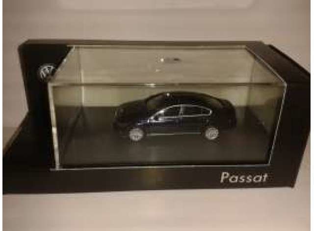 2014 Volkswagen Passat Limousine, harvard blue