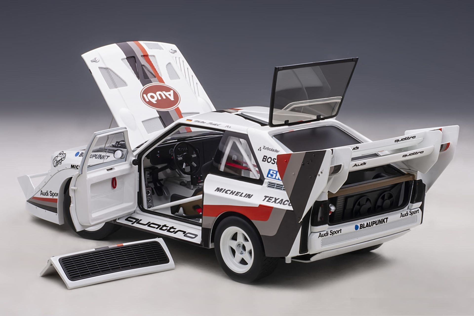 AUTOART - AUDI - QUATTRO SPORT S1 N 1 WINNER RALLY PIKES PEAK HILL CLIMB 1987 W.ROHRL