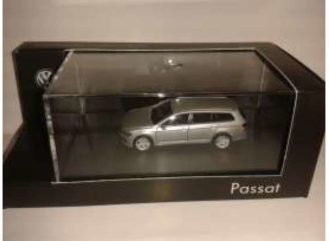 2014 Volkswagen Passat Variant, reflex silver