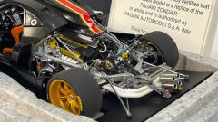 AUTOART - PAGANI - ZONDA R 2009 - WITH ITALIAN BAND