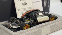 AUTOART - PAGANI - ZONDA R 2009 - WITH ITALIAN BAND