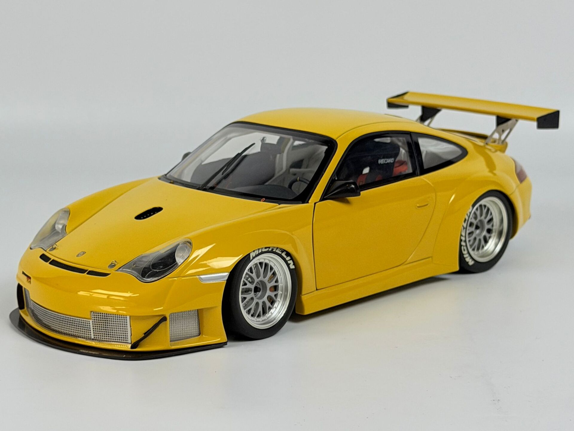 1/18 MINICHAMPS Porsche 911 996 GT3 RSR Yello ALMS - 100046401