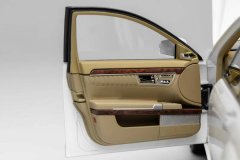 1:18 Motorhelix Mercedes Benz S600L W221 with Extra Engine Limited