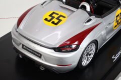 1/18 SPARK-MODEL - PORSCHE - 718 (982) SPIDER RS N 55 TRIBUTE RALLY PANAMERICANA LIVERY 2024 - CON VETRINA - WITH SHOWCASE