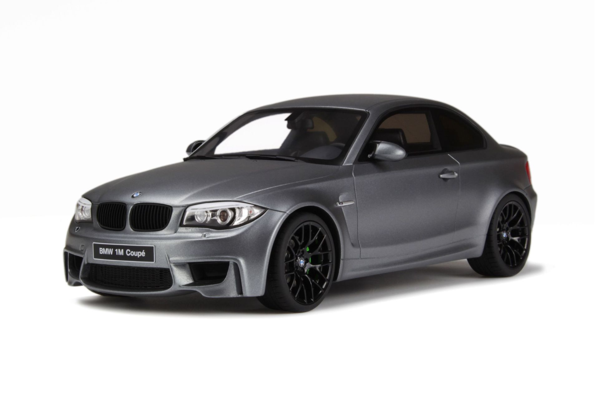 GT-SPIRIT - BMW - 1-SERIES M1 E83 COUPE 2012