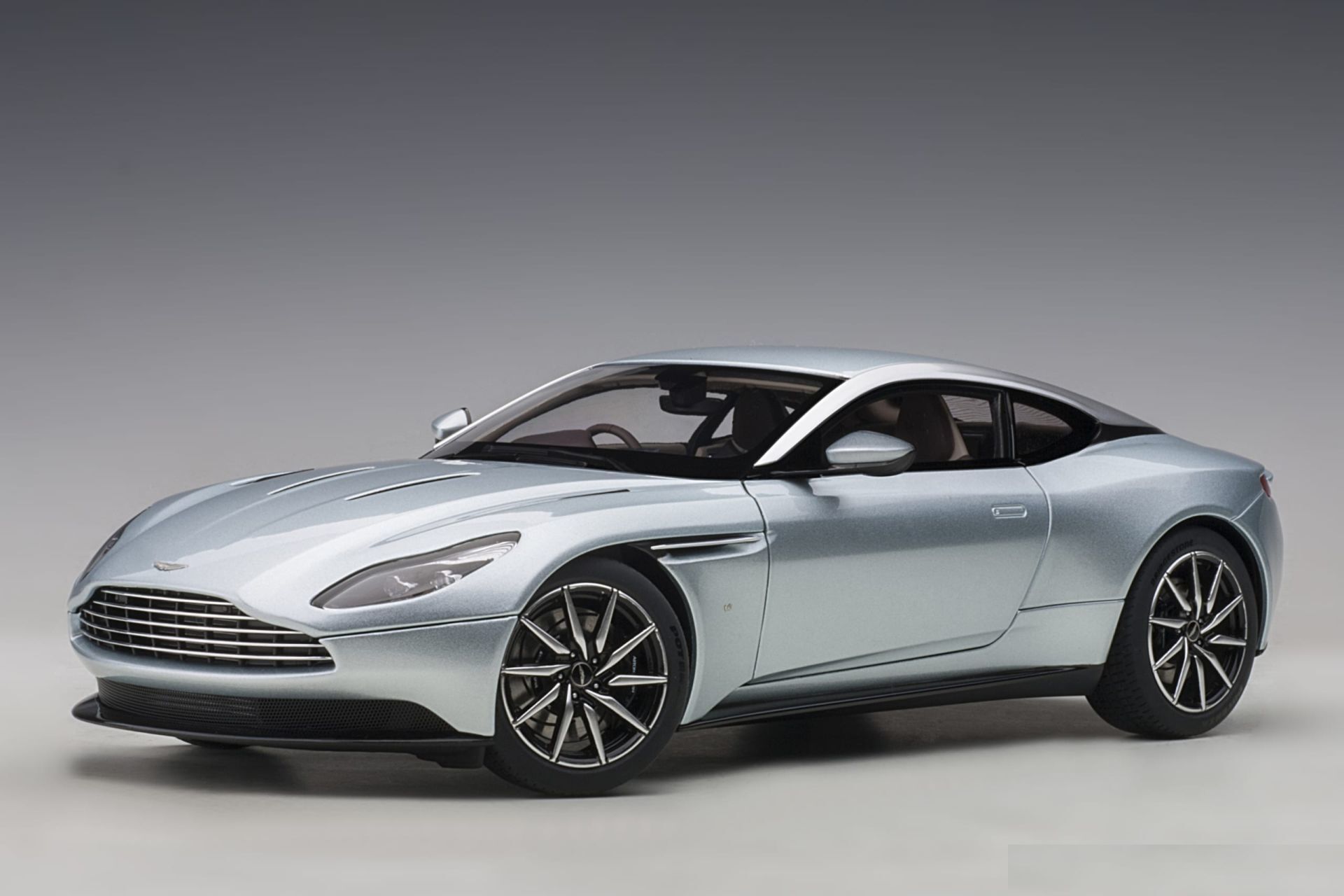 AUTOART - ASTON MARTIN - DB11 COUPE 2017