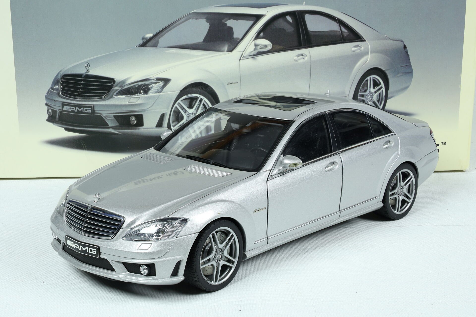 AUTOART - MERCEDES BENZ - S-CLASS S63 AMG 2008
