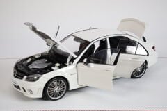 KUTUZU AUTOART - MERCEDES BENZ - C-CLASS C63 AMG 2008 CON SEDILI IN PELLE - WITH LEATHER SEATS
