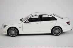 KUTUZU AUTOART - MERCEDES BENZ - C-CLASS C63 AMG 2008 CON SEDILI IN PELLE - WITH LEATHER SEATS