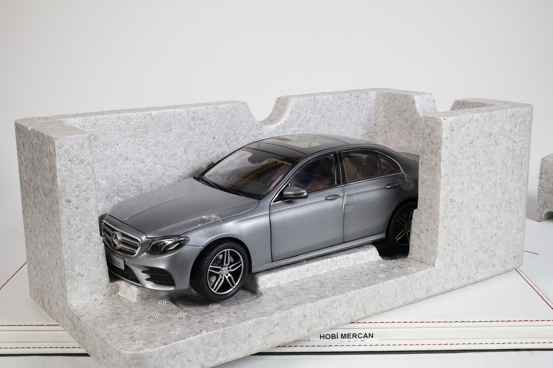 1/18 I-SCALE - MERCEDES BENZ - E-CLASS (W213) AMG LINE 2016