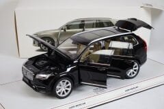 1/18 PAUDI - VOLVO - XC90 2015