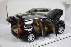 1/18 PAUDI - VOLVO - XC90 2015