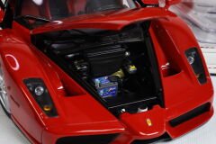 1/18 BBR-MODELS - FERRARI - ENZO 2005