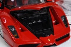 1/18 BBR-MODELS - FERRARI - ENZO 2005