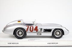 KUTUSUZ 1/18 CMC - MERCEDES BENZ - 300SLR SPIDER N 704 MILLE MIGLIA 1955 H.HERRMANN - EGER