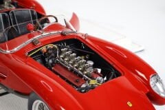 KUTUSUZ 1/18 CMC - FERRARI - 250TR TESTAROSSA 3.1L V12 TESTAROSSA SPIDER PONTOON FENDER 1958