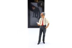 Figure Enzo with clipboard
