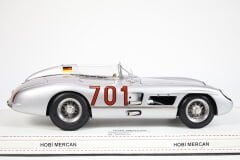 1/18 CMC - MERCEDES BENZ - 300SLR SPIDER N 701 MILLE MIGLIA 1955 K.KING