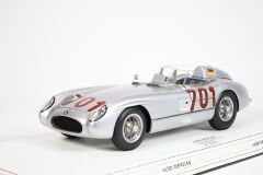 1/18 CMC - MERCEDES BENZ - 300SLR SPIDER N 701 MILLE MIGLIA 1955 K.KING