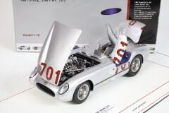1/18 CMC - MERCEDES BENZ - 300SLR SPIDER N 701 MILLE MIGLIA 1955 K.KING