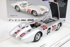1/18 CMC - MERCEDES BENZ - F1 W196R STREAMLINERS N 20 GP FRANCE 1954 K.KLING