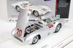 1/18 CMC - MERCEDES BENZ - F1 W196R STREAMLINERS N 20 GP FRANCE 1954 K.KLING