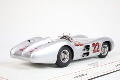 1/18 CMC - MERCEDES BENZ - F1 W196R STREAMLINERS N 22 GP FRANCE 1954 H.HERRMANN