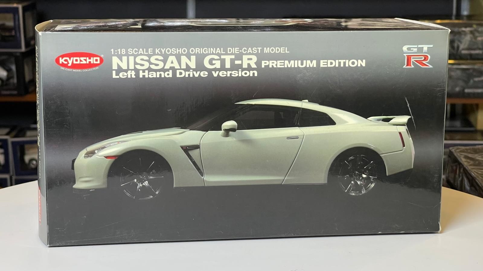 KYOSHO - NİSSAN - GT-R (R35) PREMİUM EDİTİON