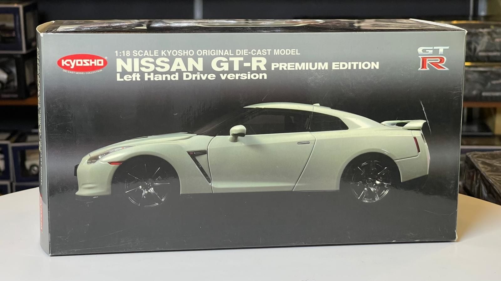 KYOSHO - NİSSAN - GT-R (R35) PREMİUM EDİTİON