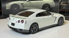 KYOSHO - NİSSAN - GT-R (R35) PREMİUM EDİTİON