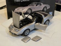 AUTOART - CHEVROLET - CORVETTE COUPE 1978