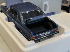 AUTOART - MERCEDES-BENZ 280C (W114) COUPE
