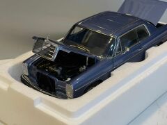 AUTOART - MERCEDES-BENZ 280C (W114) COUPE