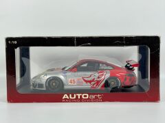 1/18 AUTOart Porsche 911 (996) GT3 RSR #45 ALMS GT2 - 80673