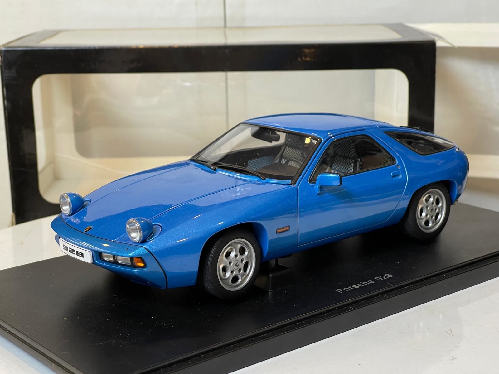AUTOART - PORSCHE - 928 1977