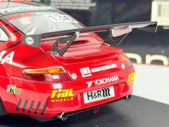 1/18 AUTOart Porsche 911 996 GT3 RSR 2005 Yokohama Nurburgring #136 - 80571