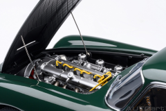 Ön Sipariş - 1/18 AUTOart Aston Martin DB5 (British Racing Green)