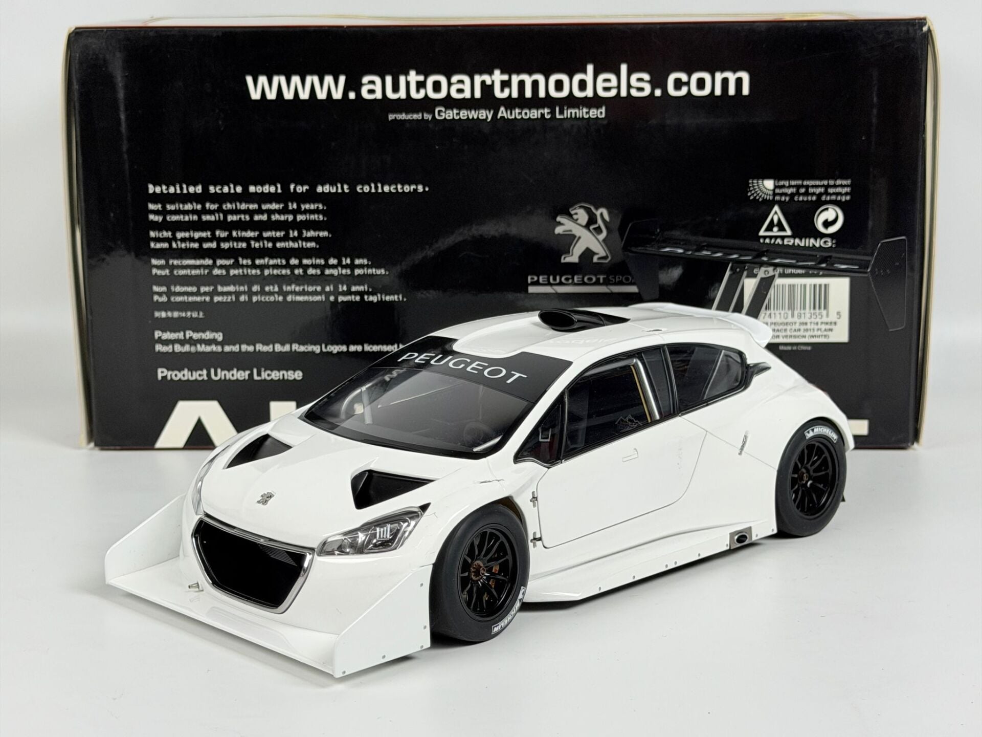 1/18 AUTOart PEUGEOT 206 T16 PIKES PEAK RACE CAR - 81355