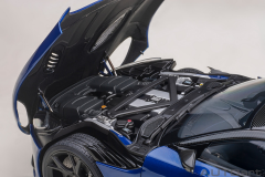 1/18 AUTOart Aston Martin DBS Superleggera (Zaffre Blue)