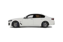 GT-SPIRIT - BMW - 5-SERIES 545e xDRIVE M-SPORT (F90) 2023