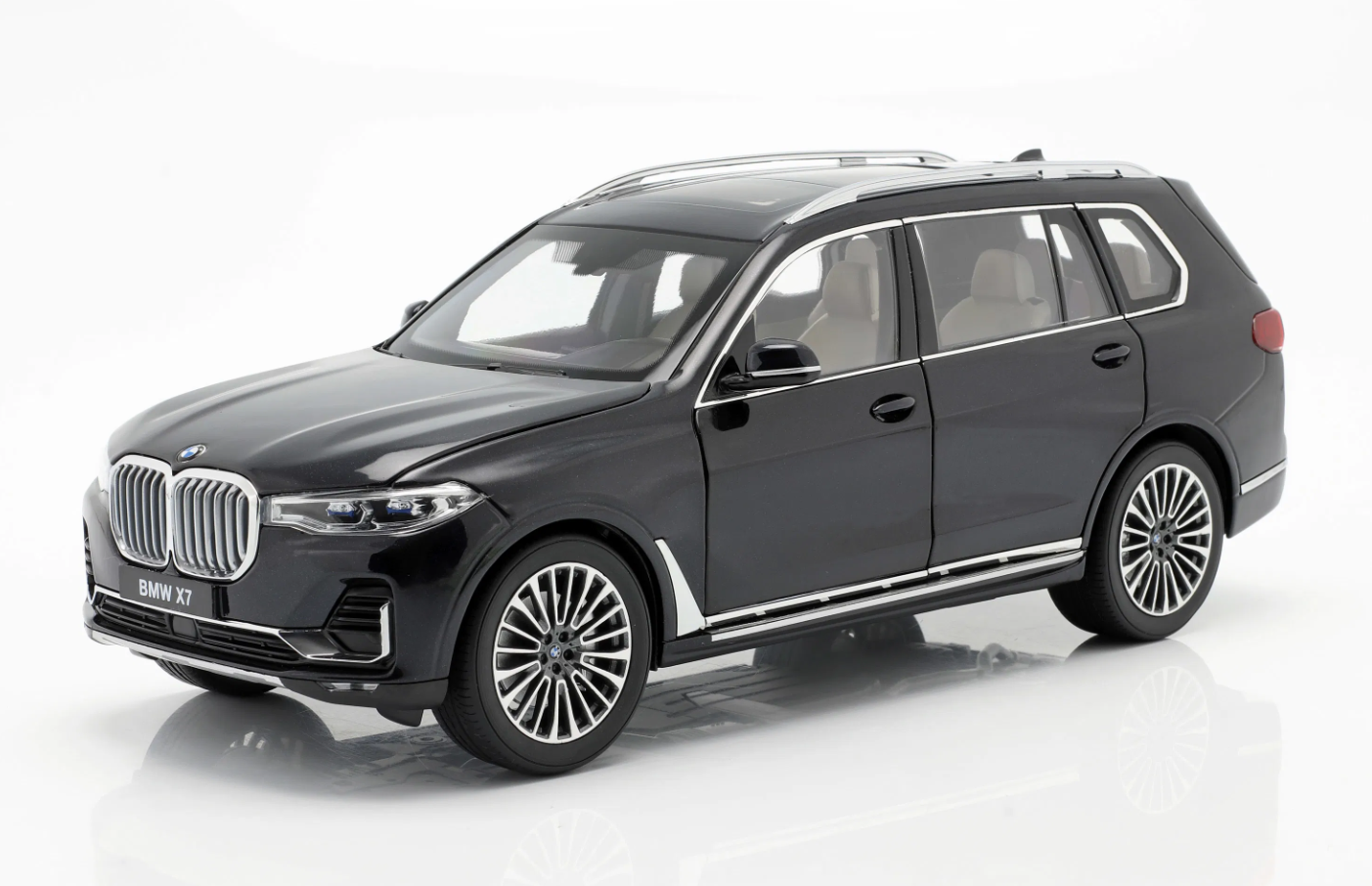 KYOSHO - BMW - X7 (G07) 2019