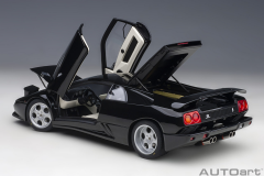 Ön Sipariş - 1/18 AUTOart Lamborghini Diablo SE 30th Anniversary Edition (Deep Black Metallic)