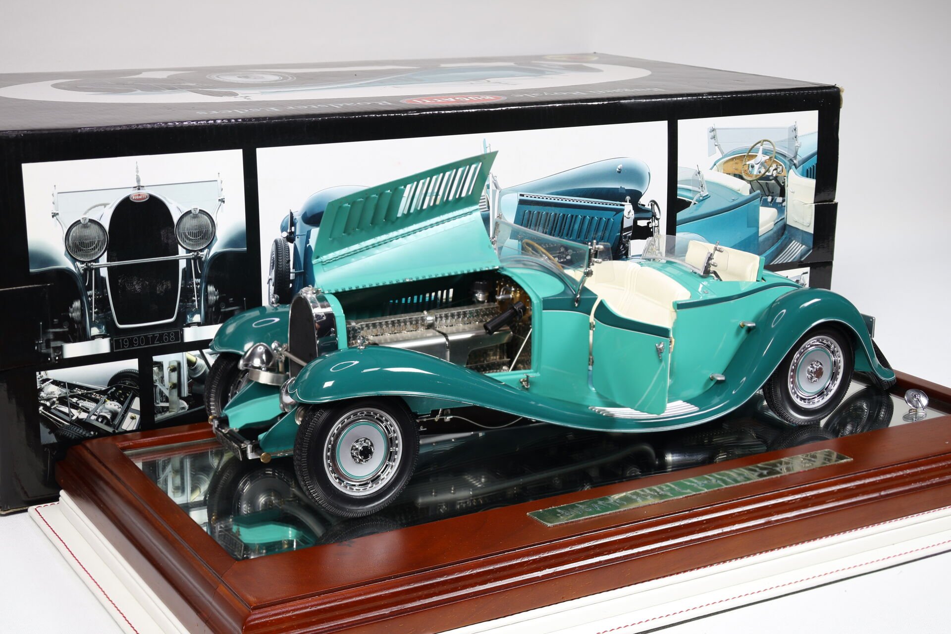 1/18 BAUER - BUGATTI - ROYALE ROADSTER ESDERS 1932