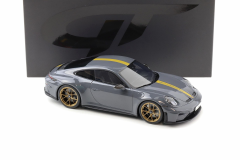1/18 GT-SPIRIT - PORSCHE - 911 992-2 GT3 TOURING COUPE 2025 - GT577