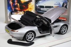 1/12 KYOSHO - BMW - Z8 SPIDER 1999 - 007 JAMES BOND - WITH ACCESSORIES - THE WORLD IS NOT ENOUGH - IL MONDO NON BASTA
