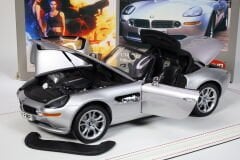 1/12 KYOSHO - BMW - Z8 SPIDER 1999 - 007 JAMES BOND - WITH ACCESSORIES - THE WORLD IS NOT ENOUGH - IL MONDO NON BASTA